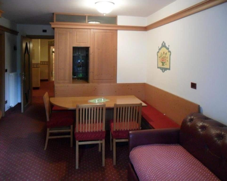 Residence Orsa Maggiore Madonna Buitenkant foto